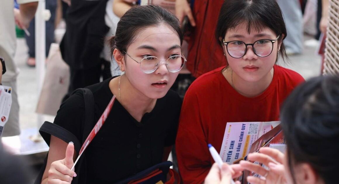 GIA HẠN THỜI GIAN XÁC NHẬN NHẬP HỌC, THÍ SINH CHỜ ĐÓN CÓ THỂ CÒN NHIỀU CƠ HỘI!