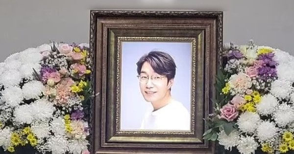 KHÓC THẢM, NGƯỜI DÂN KHÓC NƯỚC MẮT XUỐNG TRONG ĐÁU THƯƠNG CỦA TANG LỄ SONG YOUNG KYU!