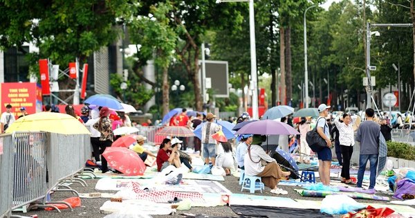 ĐƠN ĐẦU CHỜ CHẤP THẦY, DÂY ĐƯA ĐỢI KHÁCH Ở NGÃ TƯ HÙNG VƯƠNG – TRẦN PHÚ KHIẾN DÂN CHỐI QUAN TÂM!
