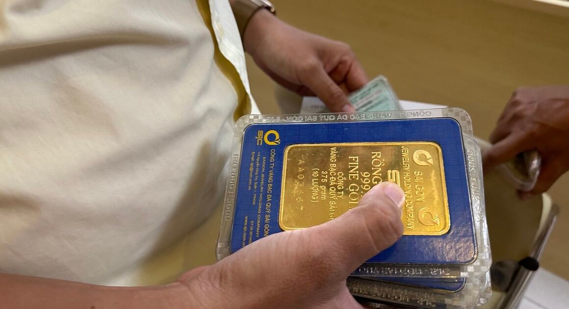 VÀNG MIẾNG SJC TĂNG KỶ LỤC, ĐẠT ĐỈNH MỚI 128,5 TRIỆU ĐỒNG/LƯỢNG!