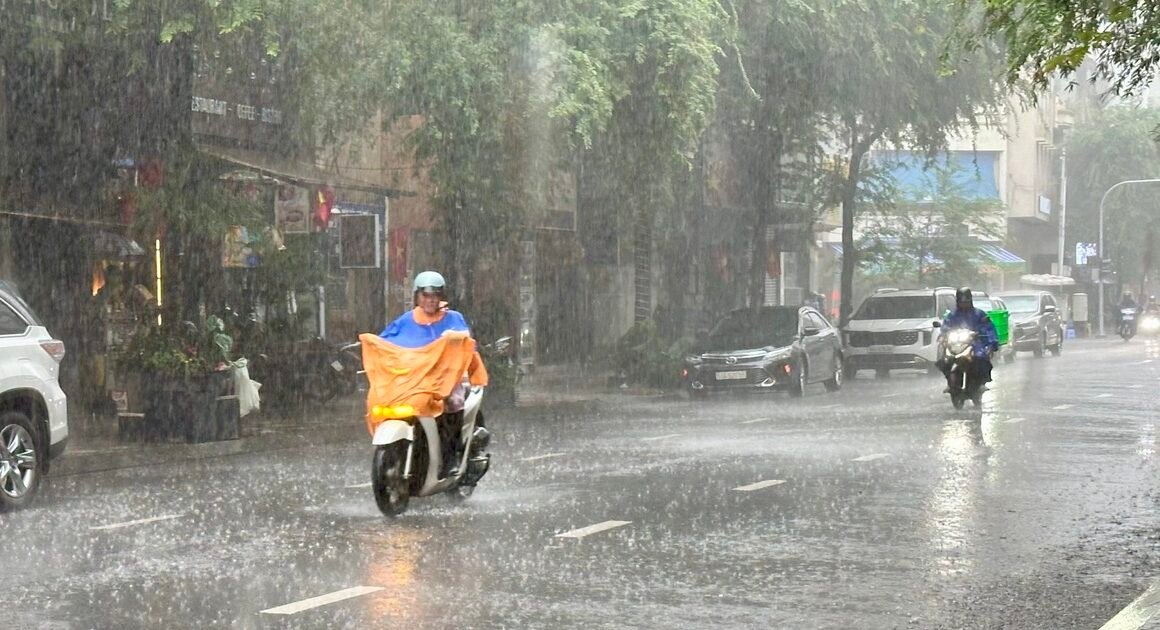 CẢNH BÁO NGHIÊM KHẮC: BÃO SỐ 5 CÓ THỂ MẠNH LÊN TRONG VÀO GẦN, BIỂN ĐÔNG ĐANG GÂY NGHI HOẠN CHUYEN!