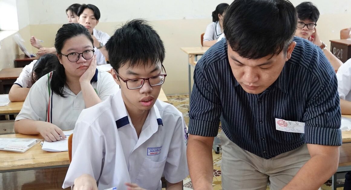 NGÀNH Y KHOA TẠI ĐH Y DƯỢC TP.HCM NĂM NAY CHỈ VẤN ĐẤU 27,34 ĐIỂM – THĂM CHIẾC VÓC THẬT HAY?