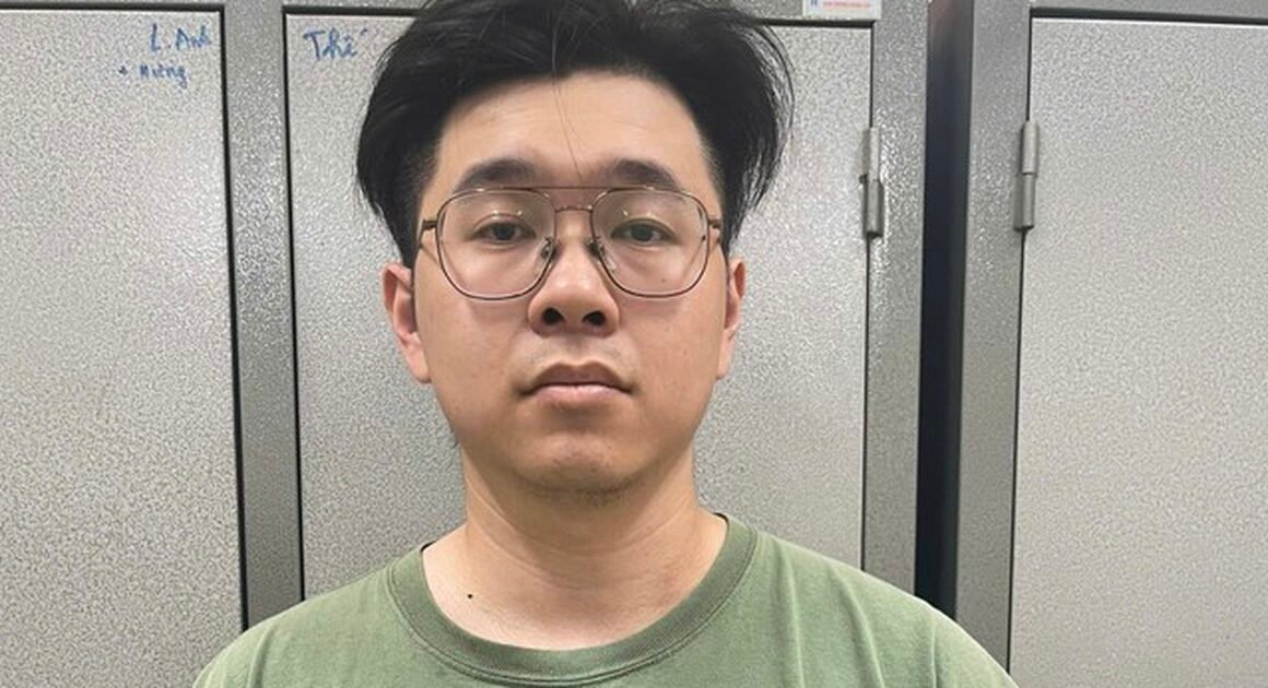 CÔNG AN HÀ NỘI TẠM GIỮ NGƯỜI ĐÀN ÔNG HÀNH HUNG PHỤ NỮ TẠI SKY CENTRAL, ĐÁP TRANH VỀ HÀNH VI GÂY RỐI TRẬT TỰ CÔNG CỘNG