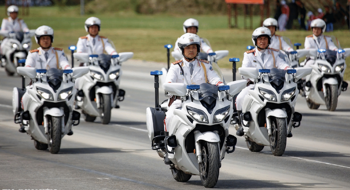 KHÁM PHÁ NHỮNG HƯỚNG DẪN QUAN TRỌNG ĐỂ BẠN THAM GIA GIAO THÔNG AN TOÀN TRONG KỶ NIỆM 80 NĂM CÁCH MẠNG THÁNG TÁM VÀ QUỐC KHÁNH 2.9!