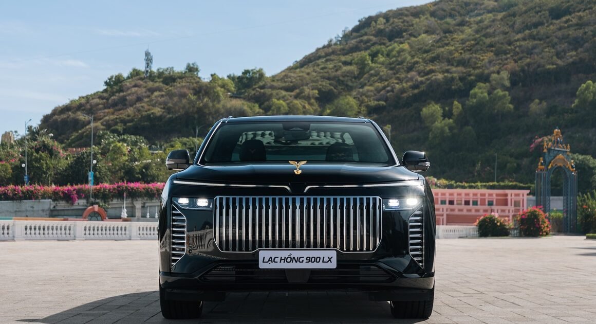 VINFAST RA MẮT LÔ XE ĐẶC BIỆT LẠC HỒNG 900 LX CHO NGUYÊN THỦ QUỐC TẾ TẠI LỄ KỶ NIỆM 80 NĂM NGÀY NHÀ NƯỚC