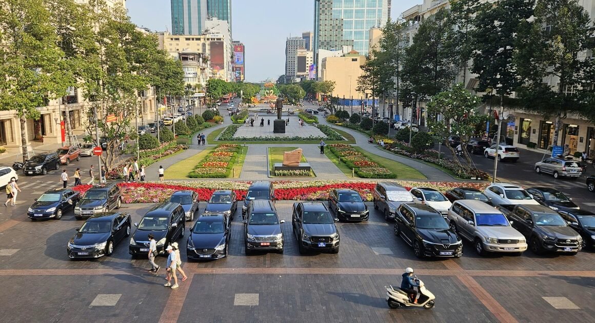 BIỂN ĐỘNG LẠI giao thông ở trung tâm thành phố, người dân cần chú ý phục vụ các hoạt động kỷ niệm khi CSGT cấm xe từ sáng 19.8!