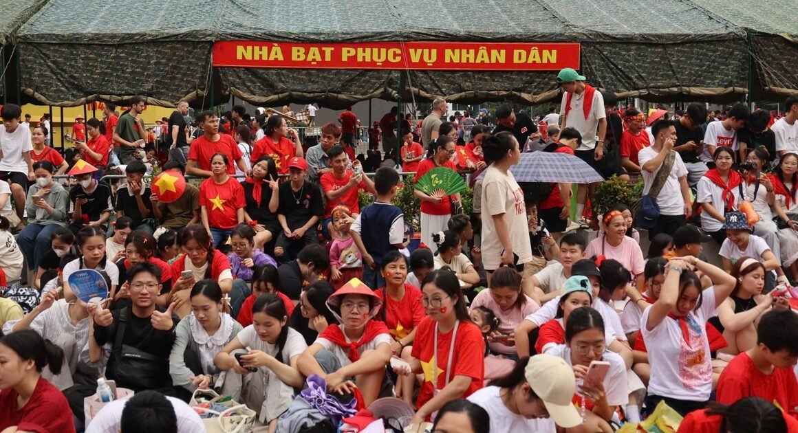 KHÁM PHÁ PHƯƠNG ÁN ĐỘT PHÁ DỰng 10 NHÀ BẠT DÃ CHIẾN CHO LỄ DIỄU BINH, DIỄU HÀNH A80 TẠI HÀ NỘI!