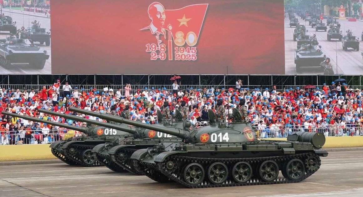 KHÔNG KHÍ LỄ HỘI 80 NĂM QUỐC KHÁNH 2.9 LAN TỎA KHẮP HÀ NỘI VÀ ĐỊA PHƯƠNG, GÂY SÓNG TRUYỀN THỐNG ĐẶC SẮC HẤP DẪN MỌI NHÌN CHỜ!