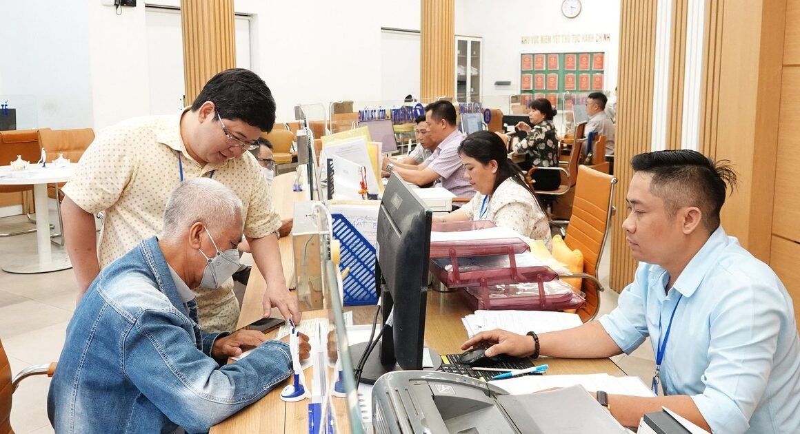 KHẢ NĂNG LÃNH ĐẠO ĐƯỢC ĐÁNH GIÁ CHI TIẾT THEO KHUNG TIÊU CHUẨN ĐỘC ĐÁO HÀNG THÁNG, HÀNG QUÝ!