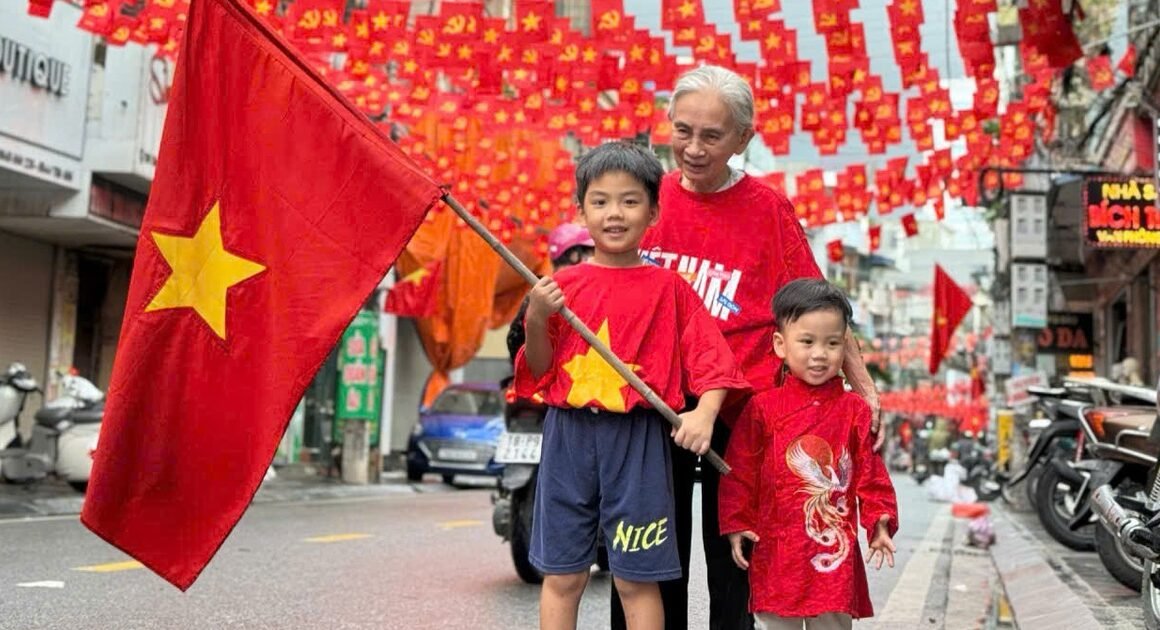 HƠN 1.9 TRIỆU XÃ ĐÃ NHẬN KINH PHÍ VÀ TRAO QUÀ QUỐC KHÁNH HÀNG TỶ ĐỒNG, ĐANG DIỄN RA TRÊN NHIỀU ĐỊA PHƯƠNG