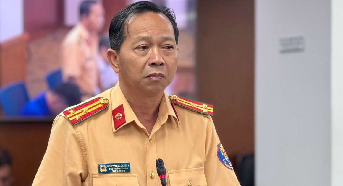 HƠN 125.000 NGƯỜI DÂN TP.HCM ĐẠT SÁT HẠCH, VẬY TẠI SAO CHƯA NHẬN ĐƯỢC BẰNG LÁI XE CỨNG?