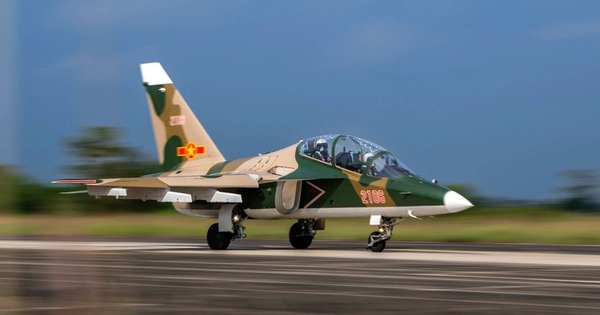 KHÁM PHÁ SỨC MẠNH SẮC MÀU TẠO NÊN BẤT NGỜ CỦA CHIM SẮT YAK-130 TRONG NGÀY QUỐC KHÁNH 2/9!