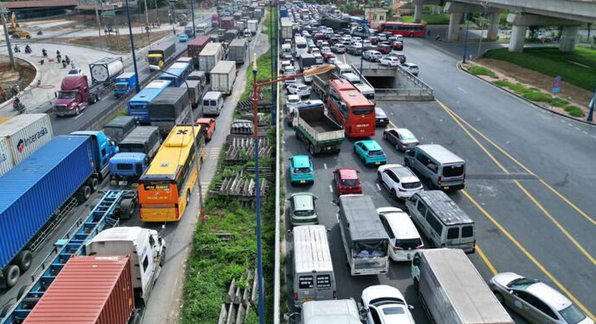 SƯỚNG HƠN VỚI KHÍ THẢI ÔTÔ CHO VÙNG KINH TẾ TRỌNG ĐIỂM: ÁP MỨC 5 ĐANG GÂY BÃO?