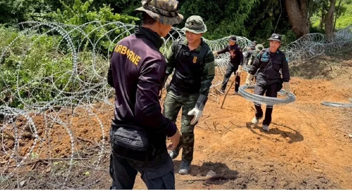 QUÂN ĐỘI THÁI LAN PHÁT ĐỘNG DỰ ÁN RÀO DÂY THÉP GAI DÀI 6 KM ĐỂ NGĂN CHẶN VÀO VÀO TRÁI PHÉP Ở BIÊN GIỚI CAMPUCHIA!