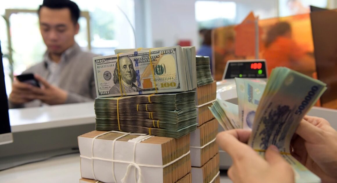 KHÁM PHÁ 4 SỔ TAY CHI TIẾT GIÚP DOANH NGHIỆP THƯƠNG MẠI ĐIỆN TỬ TUÂN THỦ NGHỊ ĐỊNH MỚI!