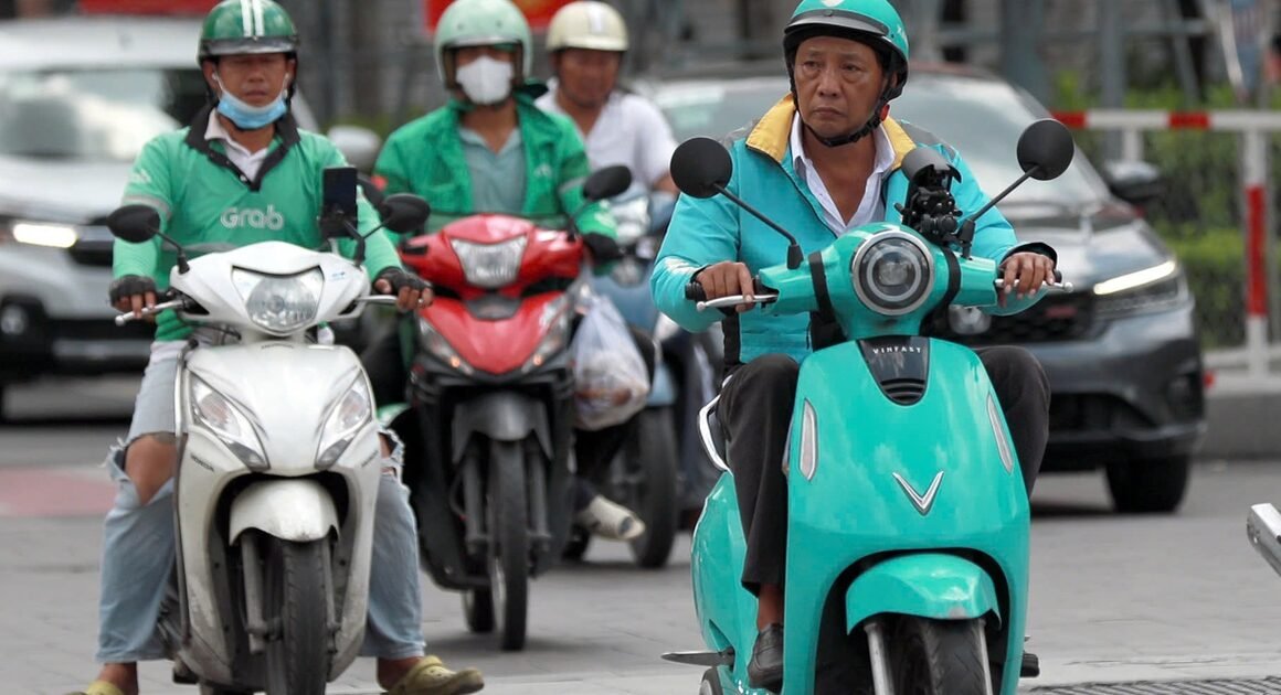 GÂN NÁC ĐÒI HỖ TRỢ XE ĐIỆN CHUYỂN ĐỔI, CHỜ ĐỢI PHẢN HỒI TỪ DOANH NGHIỆP ĐẦU TIÊN