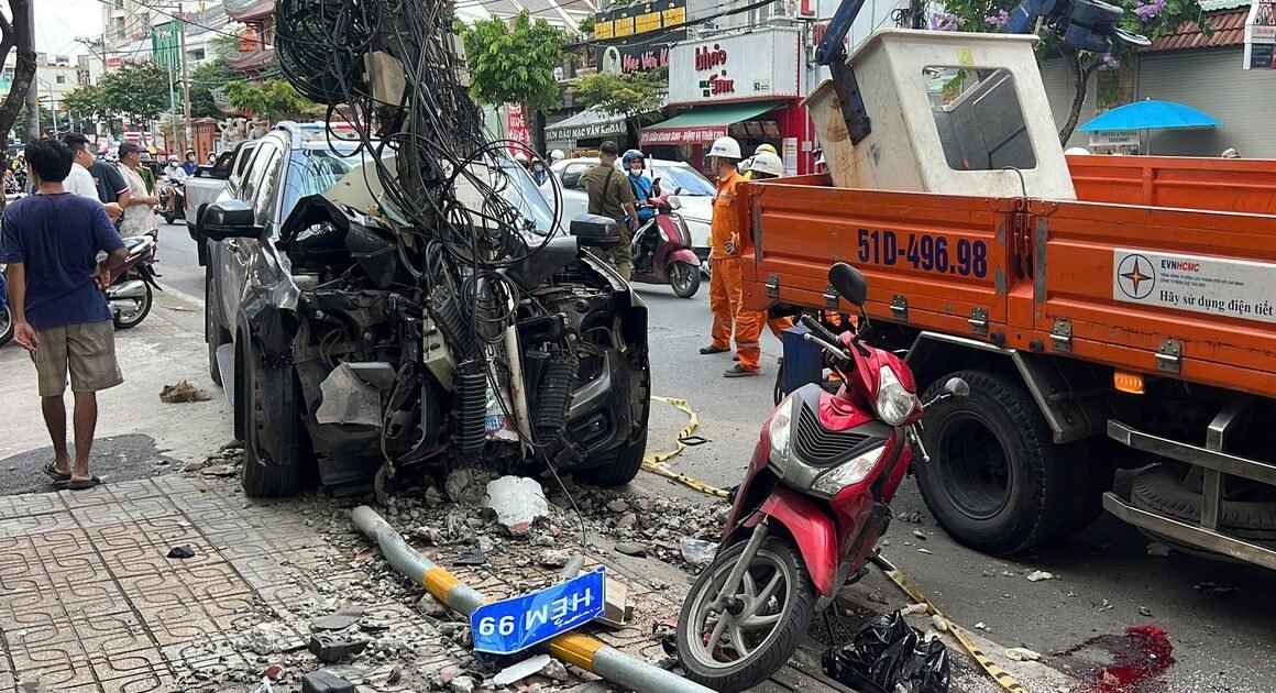 Ô TÔ LOẶNG CHOẢNG RỒI TÔNG GẬY TRỤ ĐIỆN, TÀI XẾ TỬ VONG: NGUYÊN NHÂN ĐƯỢC NHẬN ĐỊNH LÀ ĐỘT QUỴ!