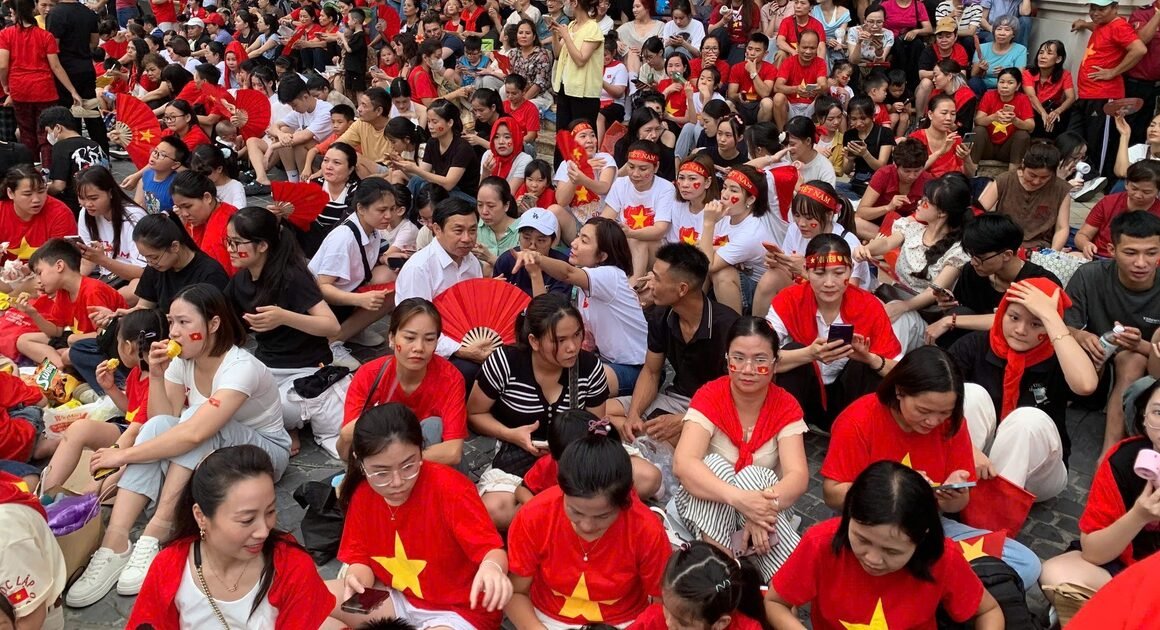 HÀNG NGÀN NGƯỜI DÂN ĐỔ VỀ KHẮP NƠI ĐỂ XEM LỄ DIỄU BINH, DIỄU HÀNH KỶ NIỆM 80 NĂM CÁCH MẠNG THÁNG TÁM VÀ QUỐC KHÁNH 2/9!