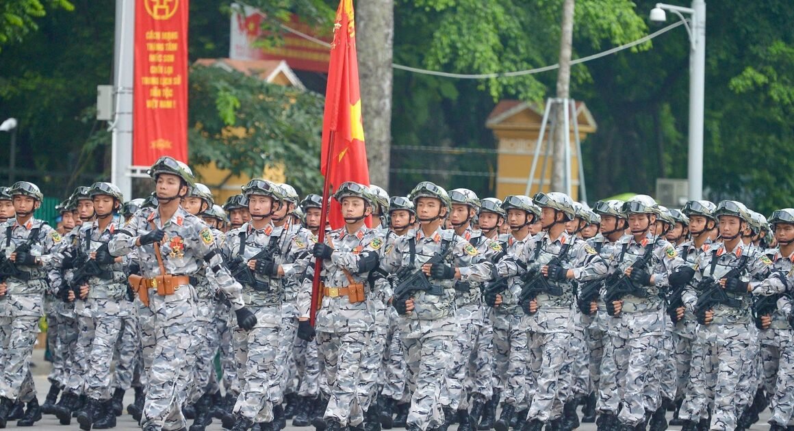 AN NINH TRẬT TỰ ĐƯỢC SIẾT CHẶT TRONG ĐÁM ĐÔI ĐỂ CHUẨN BỊ CHO BUỔI TỔNG HỢP LUYỆN LẦN 2!