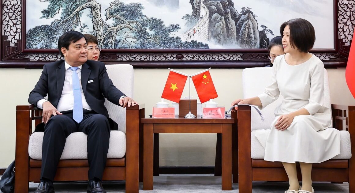 đoàn đại biểu báo thanh niên việt nam chính thức bắt đầu chuyến thăm bắc kinh đầy ý nghĩa