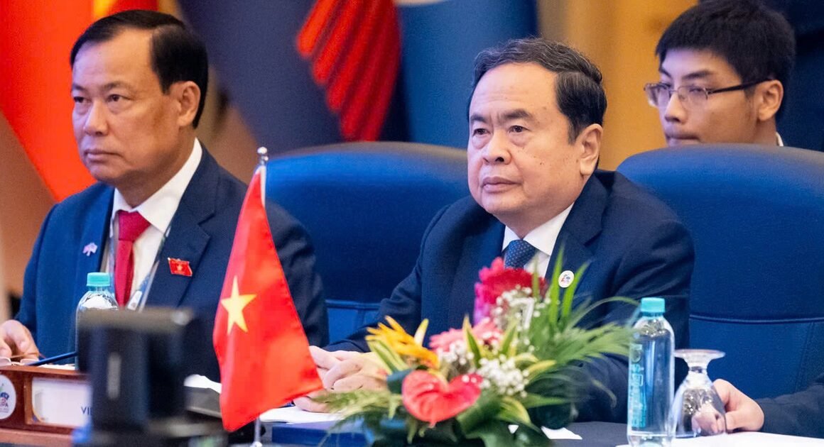 KHAM PHÁ KHOẢNG LẠNH ASEAN: VIỆT NAM VỐN ĐẦY NHIỆT HUYẾT TRONG CHIẾN DỊCH ĐẠI HỘI ĐỒNG LIÊN NNGHỊ VIỆN ASEAN LẦN THỨ 46 QUYẾT ĐỊNH GÂY ẤN TƯỢNG!