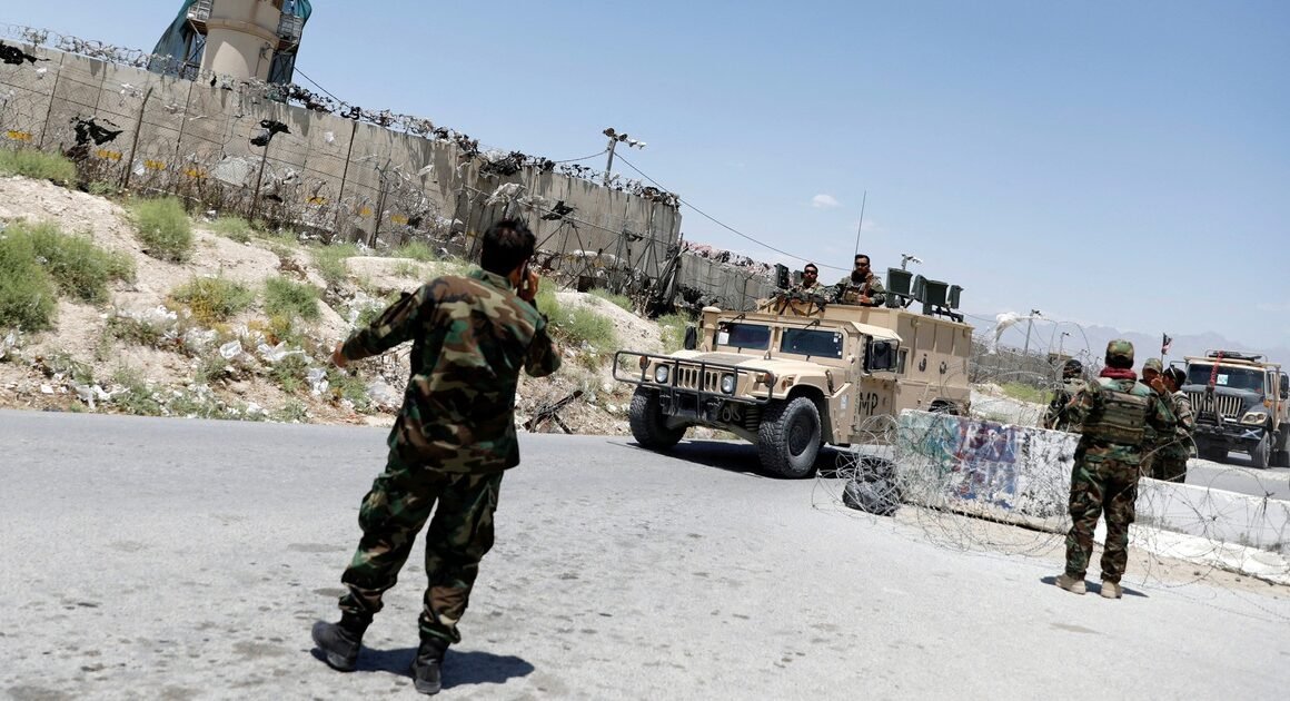 TỔNG THỐNG DONALD TRUMP ĐẨY MẠNH ÁP LỰC ĐỂ BUỘC TALIBAN GIAO TRÁCH CÂN CỨNG QUYẾT ĐỊNH TẠI BAGRAM!