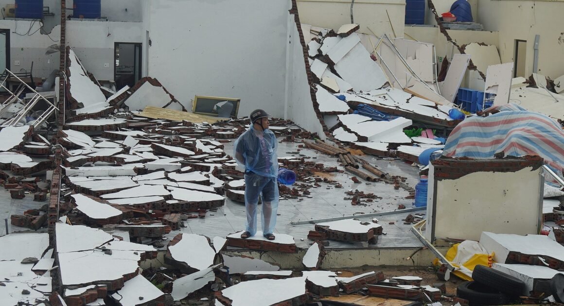 BÃO SỐ 10 GÂY THIỆT HẠI NẶNG, HÀNG CHỤC CA MẮC LẠI, TÌNH HÌNH ĐANG RẤT NGHIÊM TRỌNG!