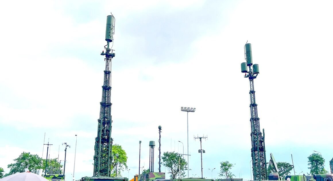 KHÁM PHÁ HỆ THỐNG TRINH SÁT ĐIỆN TỬ SIÊU CAO TẦN V-ELINT 18 CÓ KHẢ NĂNG PHÁT HIỆN MÁY BAY TÀNG HÌNH VÀ NHIỀU MỤC TIÊU MẠNH MẼ!