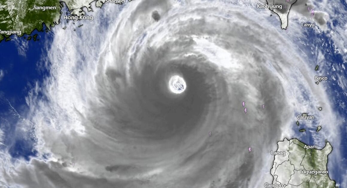 SIÊU BÃO RAGASA SUY YẾU NHANH TRƯỚC KHI ĐỔ BỘ VÀO QUẢNG NINH – TẠI SAO ĐẾN KHÔNG NGỪNG MẤT MẠNH?