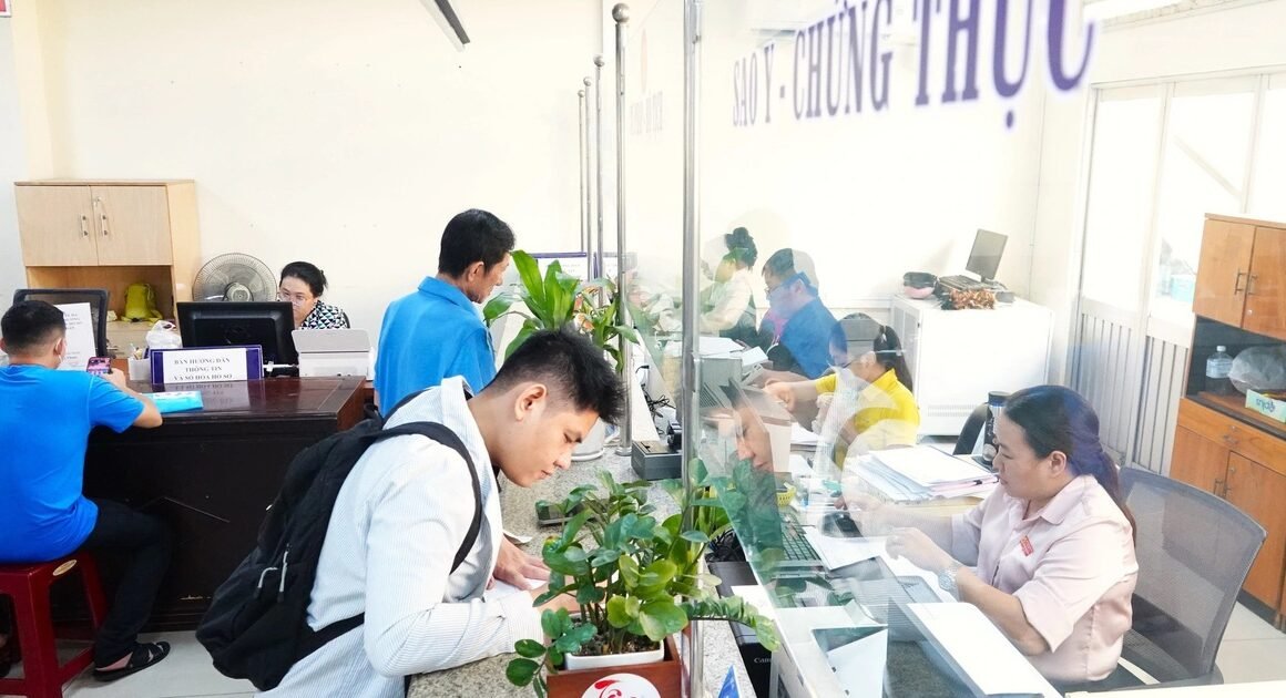 DỰ ÁN ĐỔI MỚI CÔNG TÁC HÀNH CHÁNH: CHỦ TỊCH UBND NHIỀU PHƯỜNG XÃ Ở TP.HCM ƯU TIÊN ỦY QUYỀN CHO CÔNG CHỨC, GIẢM ÁP LỰC, TĂNG NĂNG SUẤT!