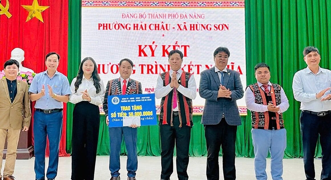 KHÁM PHÁ CÂU CHUYỆN GIAO THIỆP ĐỘC ĐÁO KỶ NIỆM VỀ TÌNH THẦY TRÒ VÀ NGHĨA TÌNH GẮN BÓ CHẶT CHO ĐÀ NẴNG!