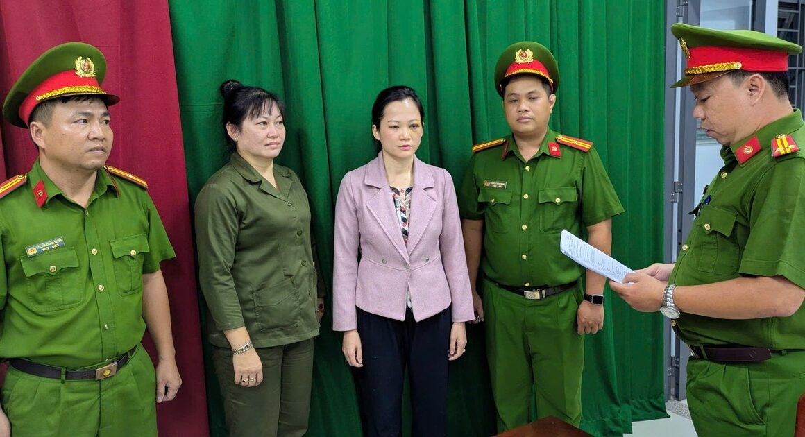BÁC SĨ NHA KHOA NỔI TIẾNG GÂY RỐI TRẬT TỰ VỚI HÀNH ĐỘNG HUNG HÃI TRÊN CHÍNH MỨC CỦA MÌNH!