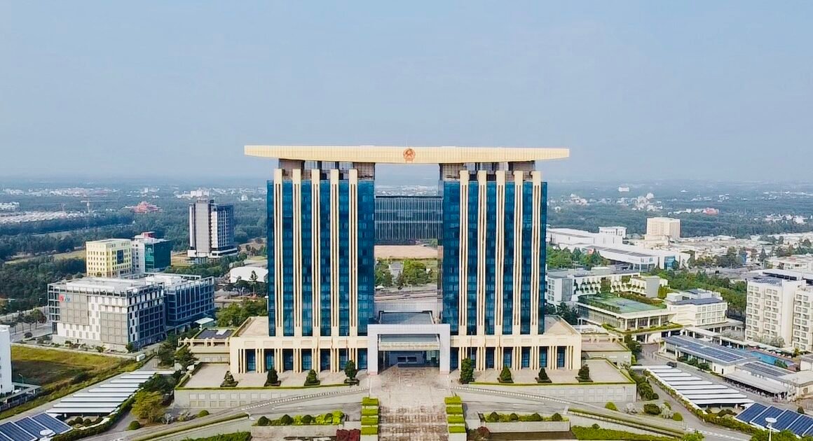 KHẨN CẤP: BÍ MẬT KẾ HOẠCH CHUYỂN ĐỔI TRUNG TÂM HÀNH CHÍNH CỦA TP.HCM ĐANG ĐƯỢC NGHIÊN CỨU!