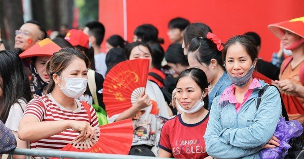 HÀ NỘI BƯỚC VÀO NĂM MỚI VỚI CON SỐ KỶ LỤC TĂNG 80% – BỨT PHÁ GIỚI HẠN TRƯƠC ĐÂY!