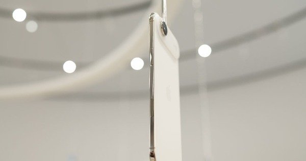 KHÁM PHÁ SIÊU PHẨM NHỎ GỌN NHƯ IPAD PRO VỚI KHUNG TITANIUM MÀN 6,5 INCH, PIN CẢ NGÀY VÀ ĐẸP HƠN GALAXY S25 EDGE!