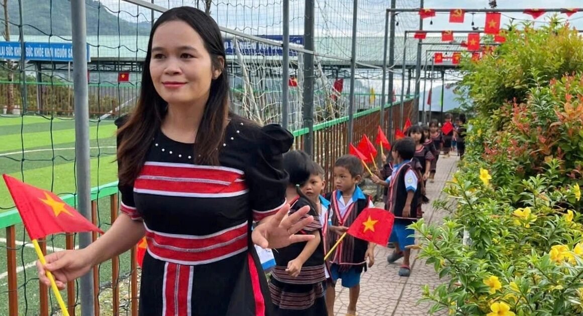 NHỮNG NGÔI TRƯỜNG TẠI LƯNG CHỪNG NÚI NGỌC LINH KHAI GIẢNG RỰC RỠ, GỌI MÊ MẾT NHỮNG AN TÌNH KHÔNG NGỜ