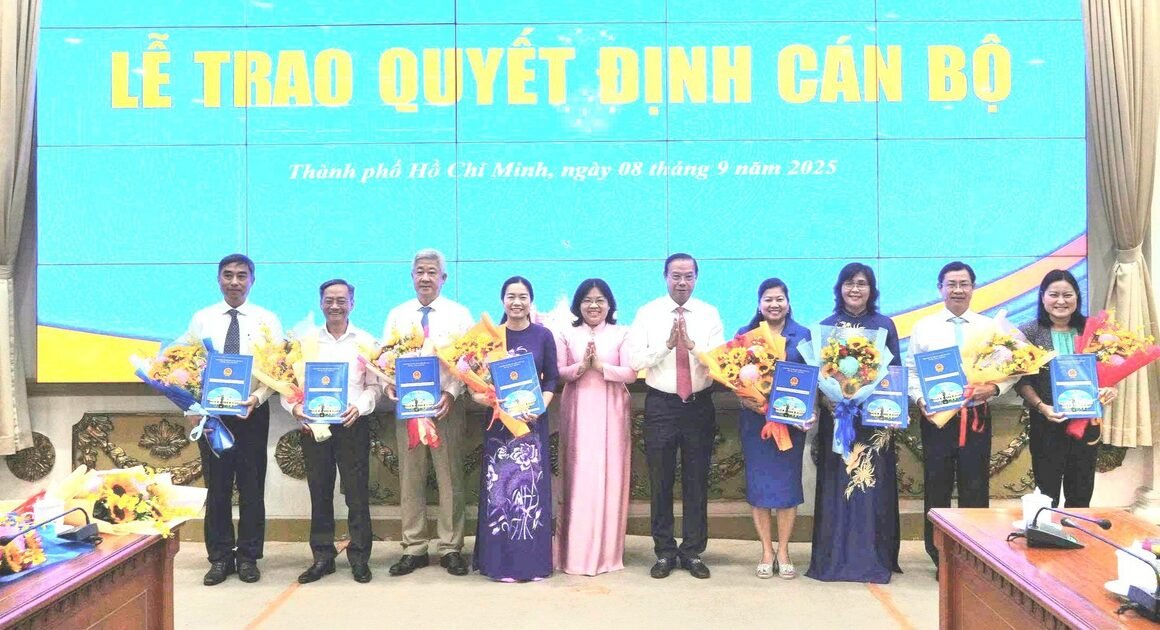 TP.HCM GIẢI QUYẾT NGHỈ HƯU TRƯỚC TUỔI CHO HƠN 27 LÃNH ĐẠO CAO CẤP: ĐỘT PHÁ HOẠCH ĐỊNH MỚI?