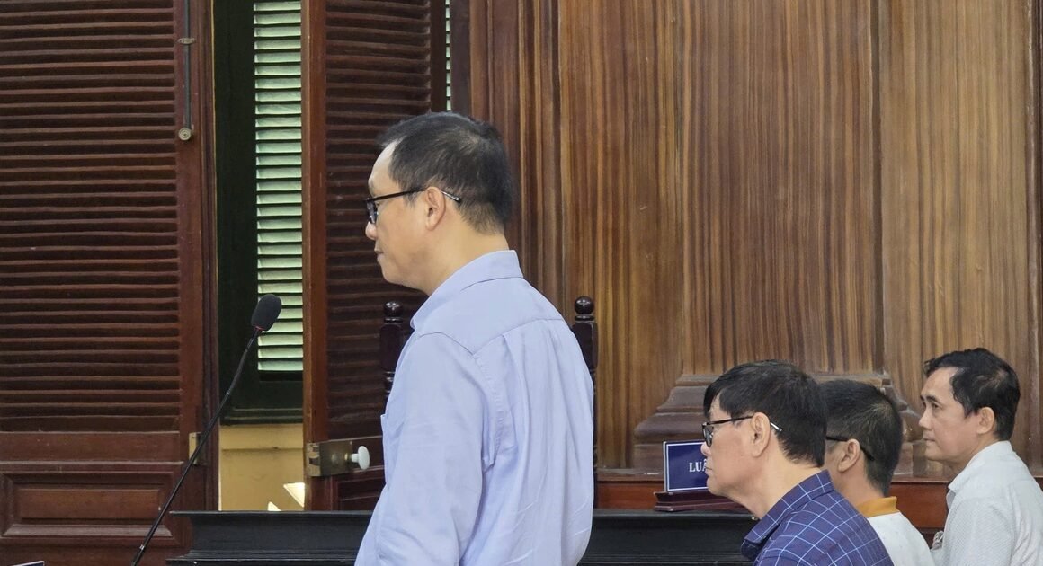 CỰU LÃNH ĐẠO CASUMINA PHÁ NỔI THUẬT TẬN TÒI CHUYỂN NHƯỢNG NHÀ ĐẤT GIÁ RẺ, GÂY THIỆT HẠI HƠN 18 TỶ ĐỒNG CHO NHÀ NƯỚC!