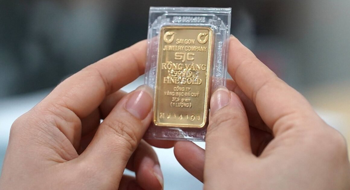 VÀNG VÀ BẠC TĂNG NÓC, THỊ TRƯỜNG THẾ GIỚI ĐANG VẬY CẢ!