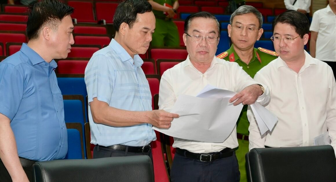 VIỆC ỨNG DỤNG CÔNG NGHỆ THÔNG TIN ĐỂ ĐẠT ĐẾN MỤC TIÊU CHUẨN BỊ ĐẠI HỘI ĐẢNG BỘ LẦN THỨ I, NHIỆM KỲ 2025-2030, ĐANG ĐƯỢC TP.HCM TẬN DỤNG MỘT CÁCH TIỆN DỤNG VÀ HIỆU QUẢ NHẤT