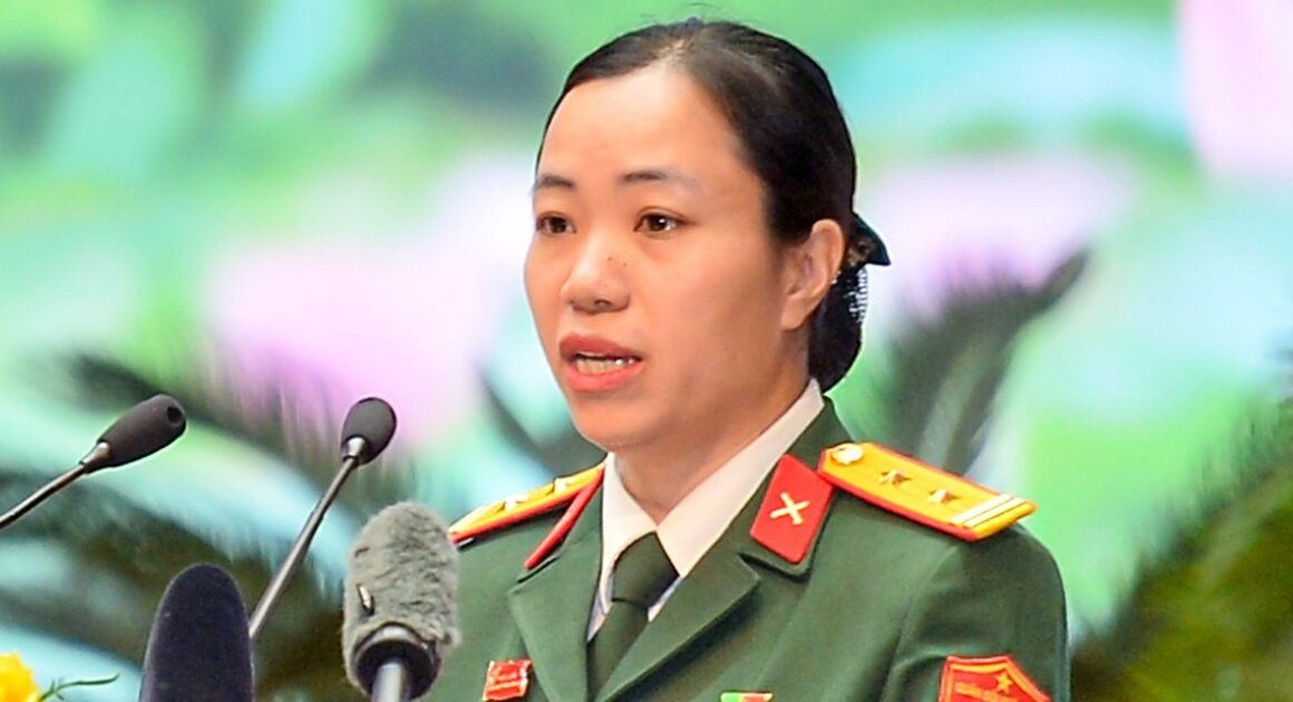 KHÁM PHÁ CHUYẾN ĐI CỦA TRUNG TÁ LÊ THỊ HẰNG – NGƯỜI CỦA NỀN CÔNG NGHỆ LÕI VÀ TRÁI TIM BỘ ĐỘI CỤ HỒ