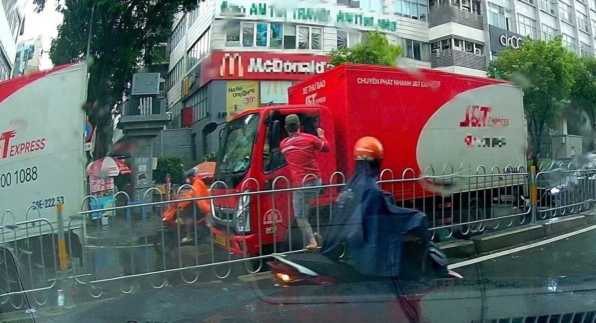 CHỈ SAU 1 GIỜ GÂY ÁN, CÔNG AN ĐANG TRUY ĐUỔI TÀI XẾ XE TẢI GÂY SỰ CỐ NGHIÊM TRỌNG!