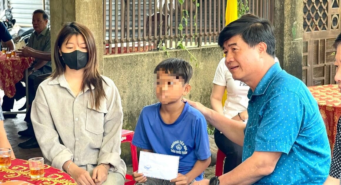 LÃNH ĐẠO ĐẮK LẮK THĂM HỎI NẠN NHÂN VỤ SÁT HẠI, KHEN NGỢI CHÁU BÉ DŨNG CẢM CỨU BẠN GIỮA ĐÊM TỐI