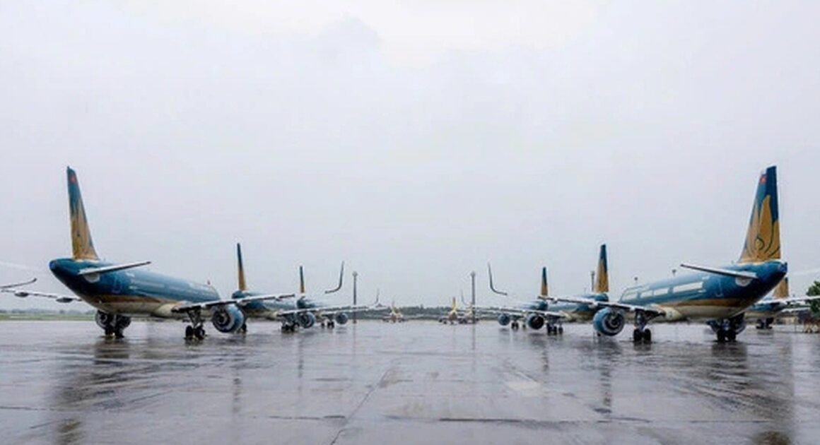 SIÊU BÃO RAGASA ĐANG GẦN KHU VỰC, CÁC CẢNG HÀNG KHÔNG NÀO ĐANG ẨN CHƯA BIẾT ĐƯỢC ĐIỀU GÌ!