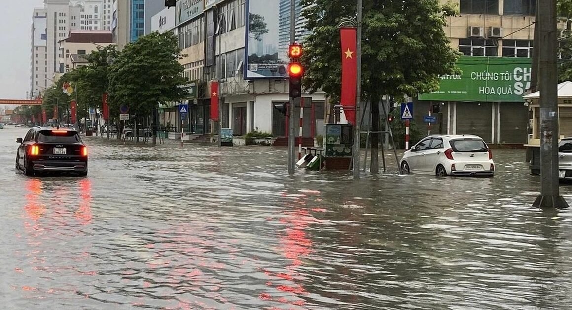 MƯA LỚN BÀO VÀO THÁI NGUYÊN, HÀNG CHỤC HỘ DÂN PHẢI SƠ TÁN KHẨN CẤP DO SẠT LỞ NGHIÊM TRỌNG!