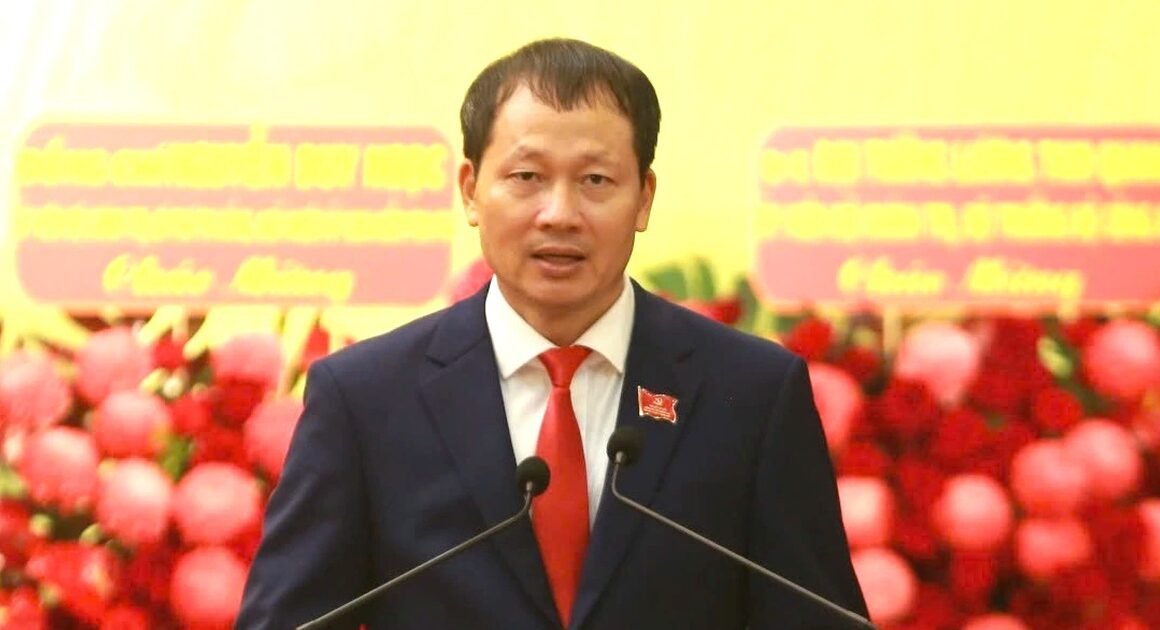 ÔNG VŨ HỒNG VĂN ĐƯỢC BỘ CHÍNH TRỊ CHỈ ĐỊNH GIỮ CHỨC BÍ THƯ TỈNH ỦY ĐỒNG NAI NHIỆM KỲ 2025-2030, GÂY NGHI VẤN VỀ CHIẾN LƯỢC PHÁT TRIỂN MỚI.