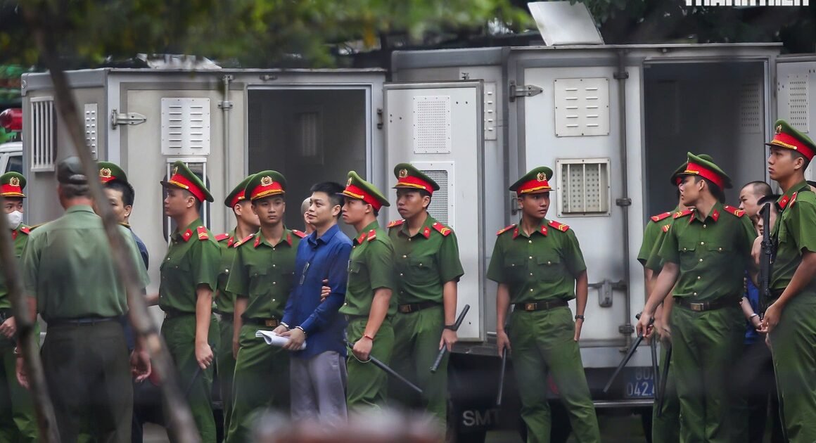 BÌNH ‘KIỂM’ CÓ TIỀN ÁN LIÊN QUAN ĐẾN HÀNH VI CHUẨN BỊ SÚNG ĐÓN CON TRAI ĐẠI GIA TRẦM BÊ VÀ TỐNG TIỀN HÀNG CHỤC TRIỆU USD