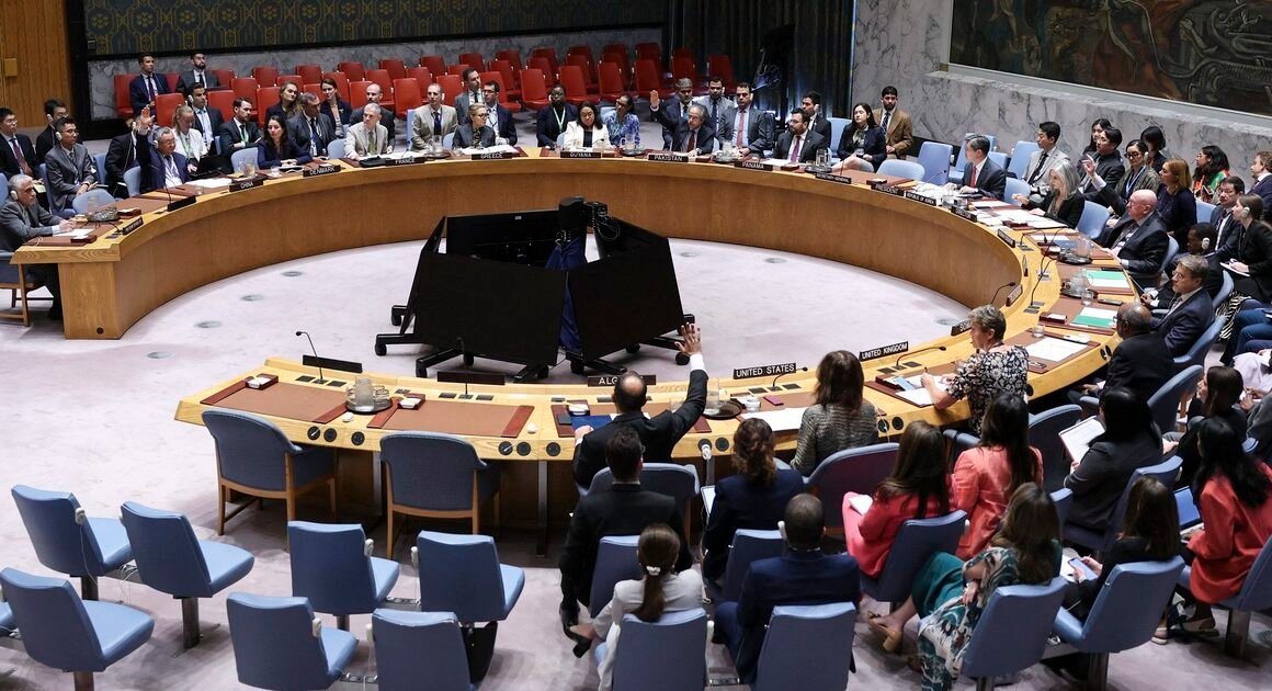 NGA PhẢN ỨNG MẠNH TRƯỚC LẦN TÁI ÁP ĐẶT CÁC BIỆN PHÁP CÁO BUỘC VỀ IRAN TRONG BỐN HÒA BÌNH Liên Hiệp Quốc