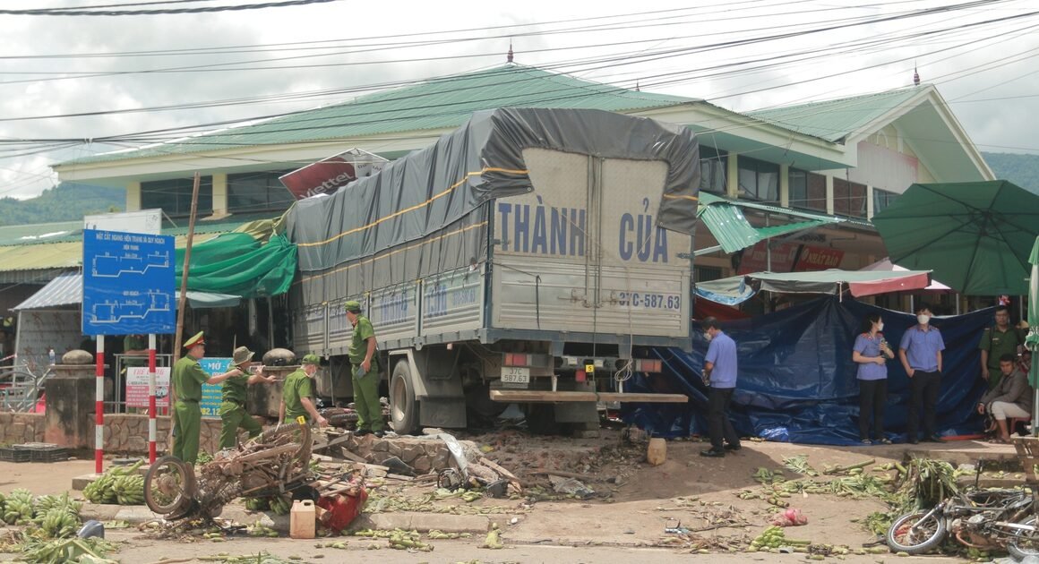 HỆ THỐNG PHANH BẤT NGỜ KHÔNG HOẠT ĐỘNG, TÀI XẾ TRÁI ĐỀU GIẢI NGHĨA ĐÁNG BÁO ĐỘNG!