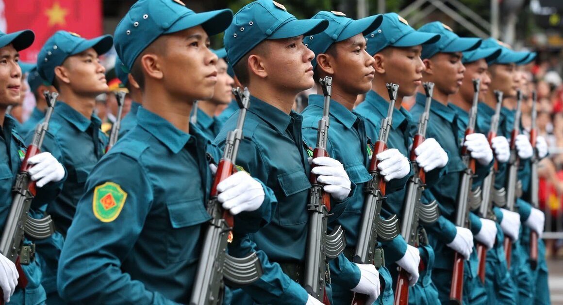 SỰ ĐỔI MỚI ĐẾN TỪ NGHỊ ĐỊNH MỚI: AI SẼ ĐƯỢC HƯỞNG CHẾ ĐỘ CÔNG CHỨC TỪ GIỜ?